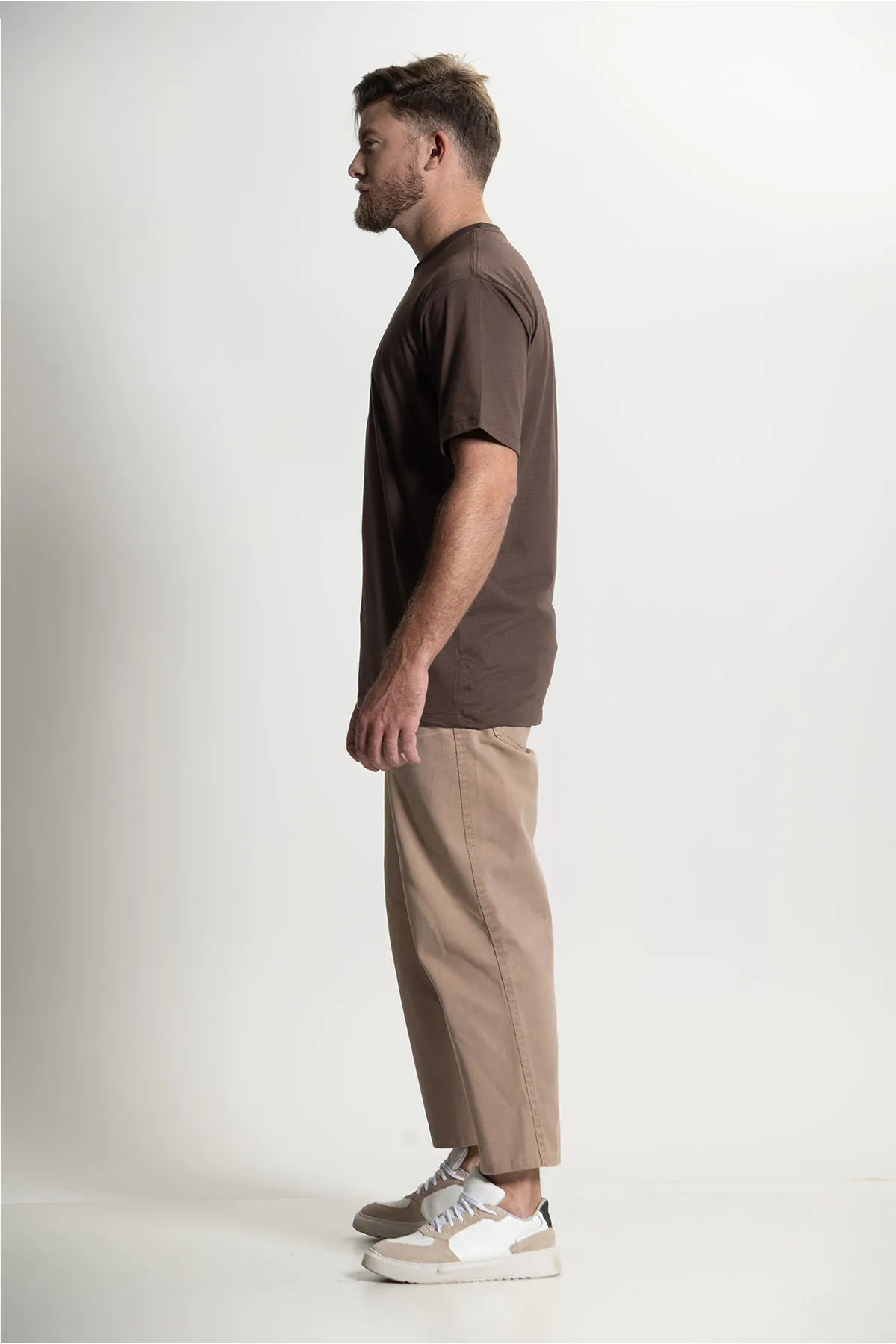 Camiseta Casual Básico – Marrom