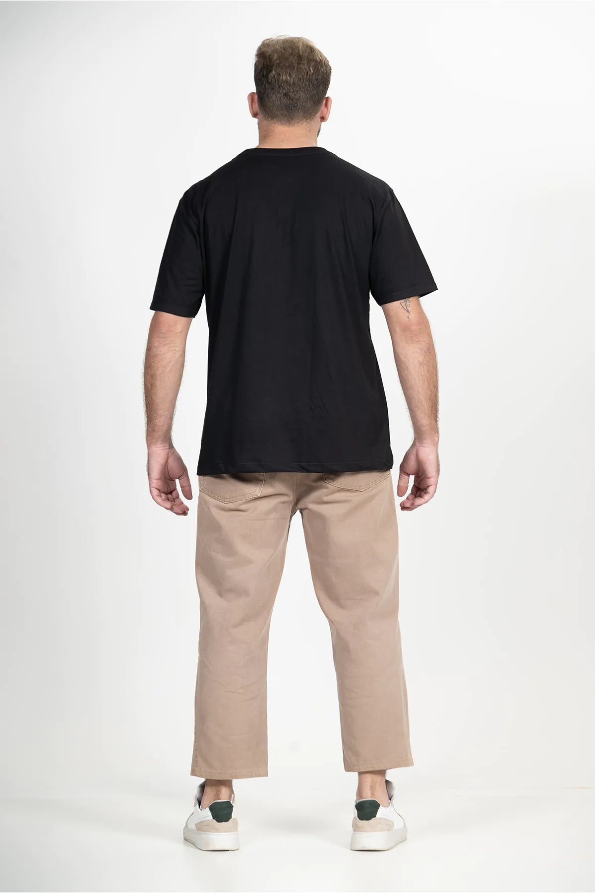 Camiseta Casual Básico – Preta