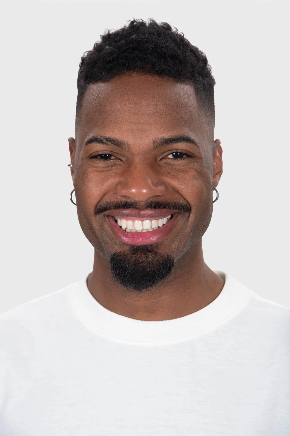 Camiseta Streetwear Block Básica – Off White