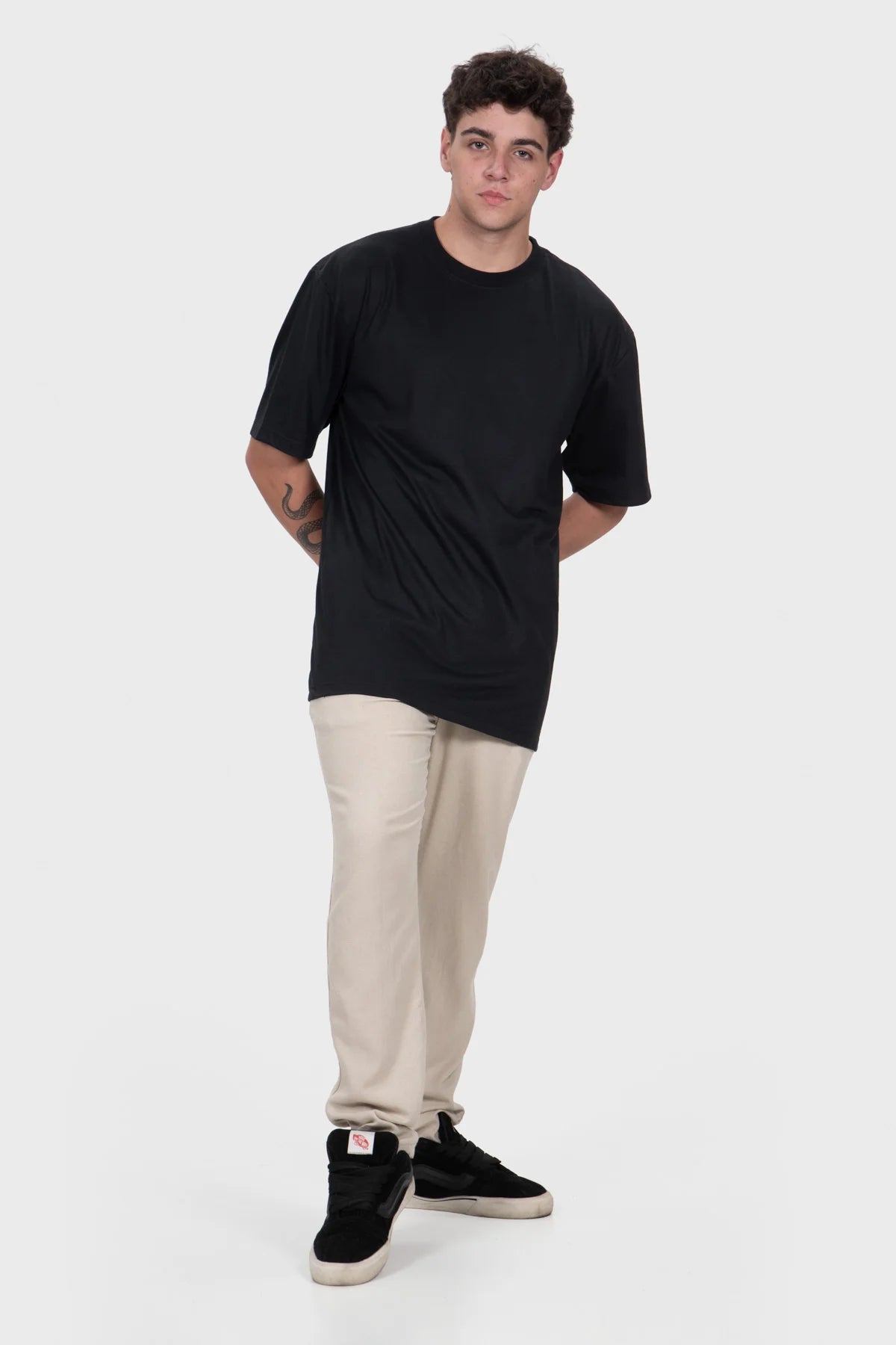 Camiseta Streetwear Block Básica – Preta